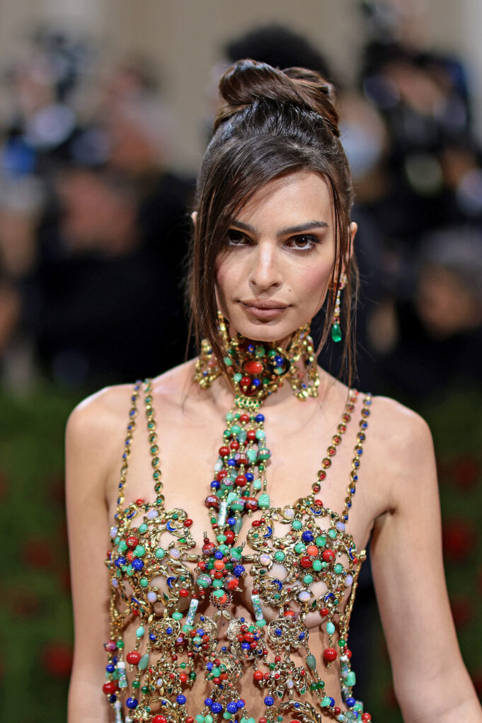 Αντίο αφέλειες, η φράντζα είναι το hair trend τώρα