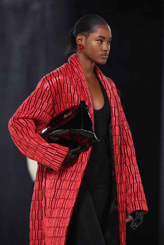 Τα clutches είναι και επίσημα back in fashion