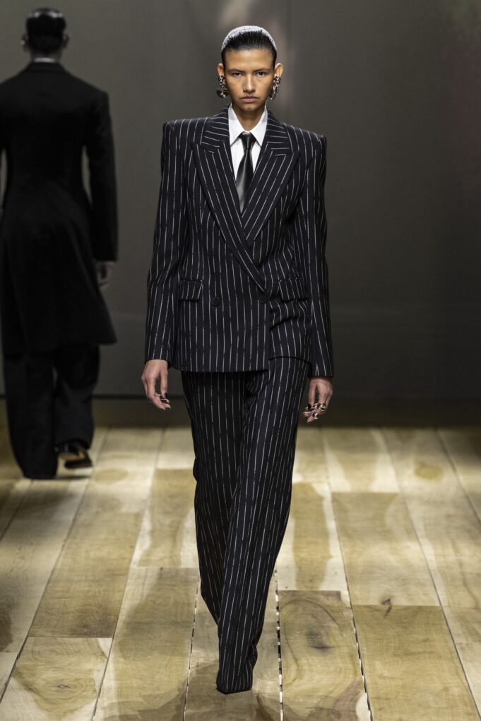 Corporate look: Όλα τα νέα twist στα σύνολα του γραφείου