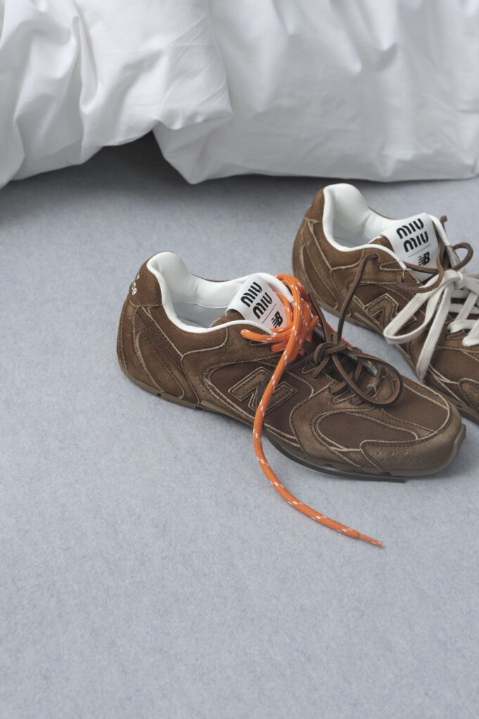 New Balance x Miu Miu 2024: Τα hot sneakers επιστρέφουν