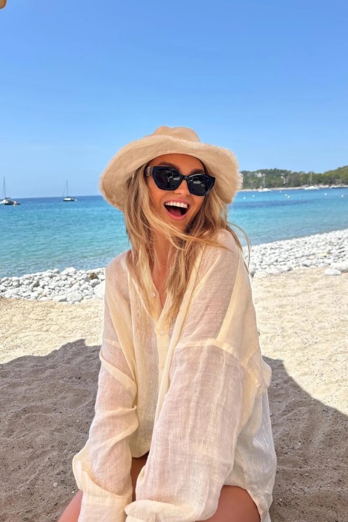 5 beach cover-ups που θα φορέσουμε εκτός από παρεό