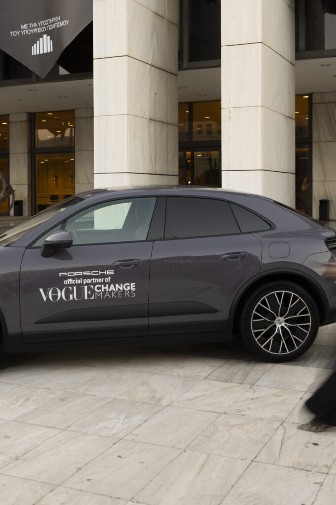 Η νέα Porsche Macan ανοίγει δρόμους στο μέλλον