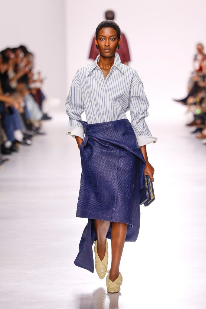 V-neck παπούτσια: Το shape που θα γίνει η σούπερ τάση του 2026