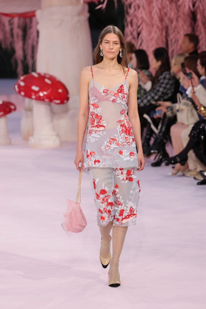 Μίντι, low-rise ή διάφανη: Οι 6 τάσεις-κλειδιά στις φούστες μέσα από τον οδηγό της Vogue