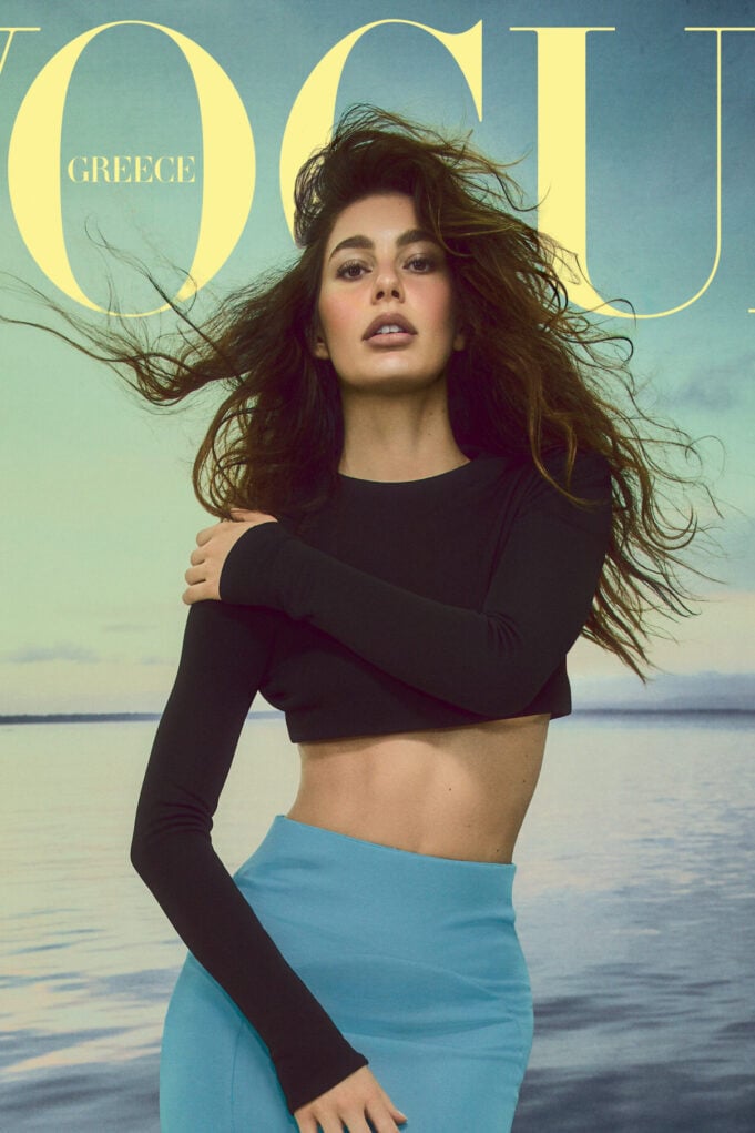 Vogue Greece Μαΐου: Όλα τα φώτα τώρα στην Camila Morrone