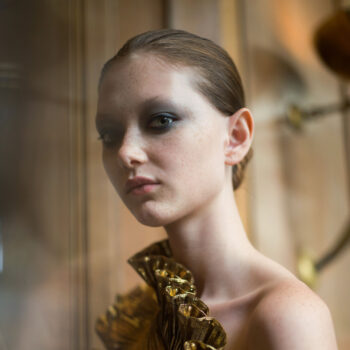 sleek-hair-μια-τάση-που-ξεπήδησε-από-τις-πασαρέ-90560