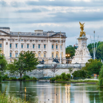 μέσα-στo-πιο-σημαντικό-δωμάτιο-του-buckingham-palace-93029
