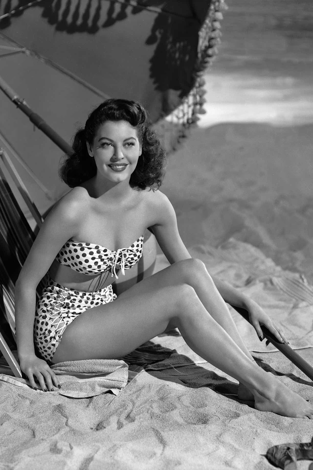 Ava Gardner, 1944 Τότε και τώρα: <br/>Η μόδα στα μαγιό-6