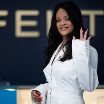 rihanna-designs-for-women-with-curves-96932