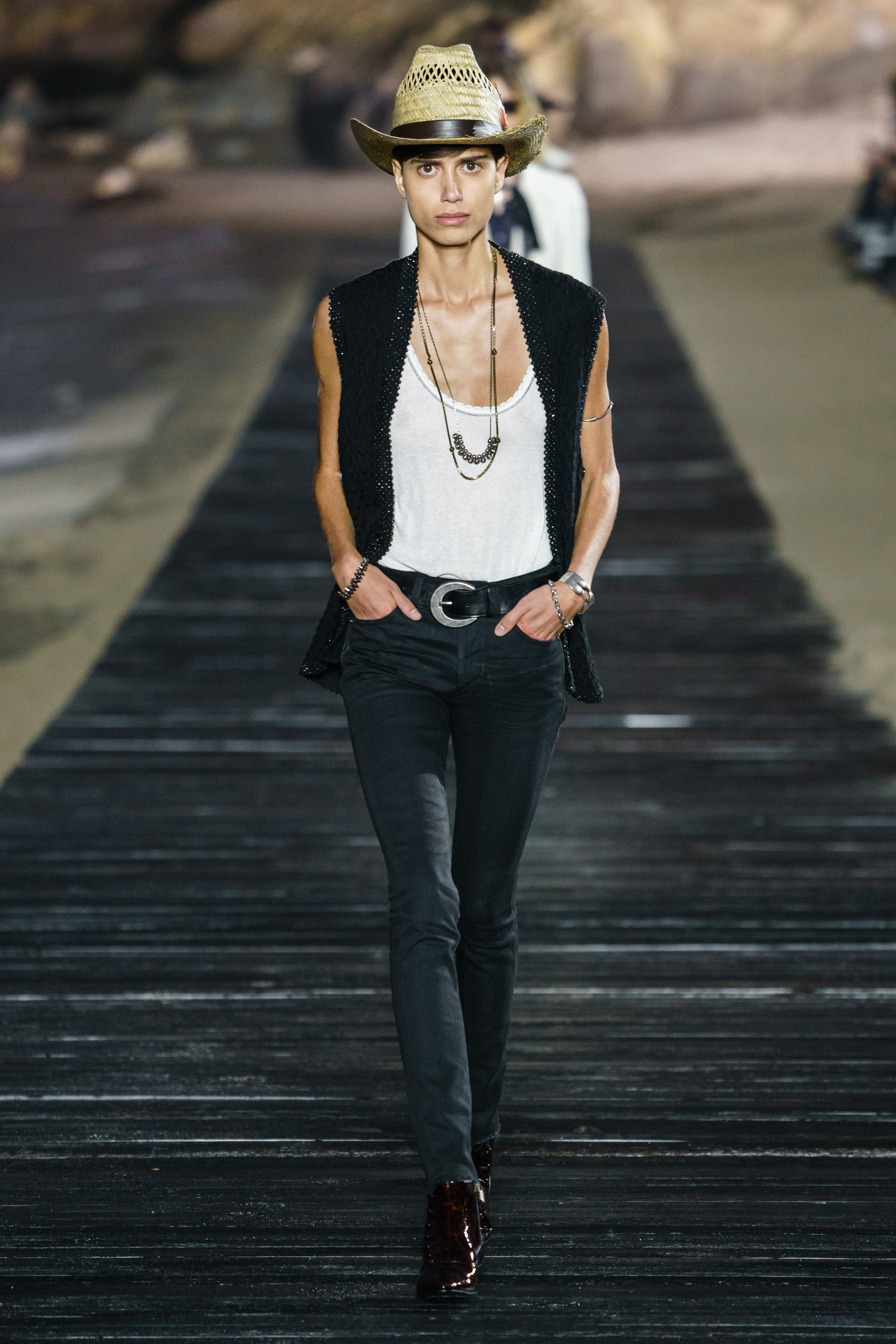 Spring/Summer 2020 Resort / Saint Laurent-19