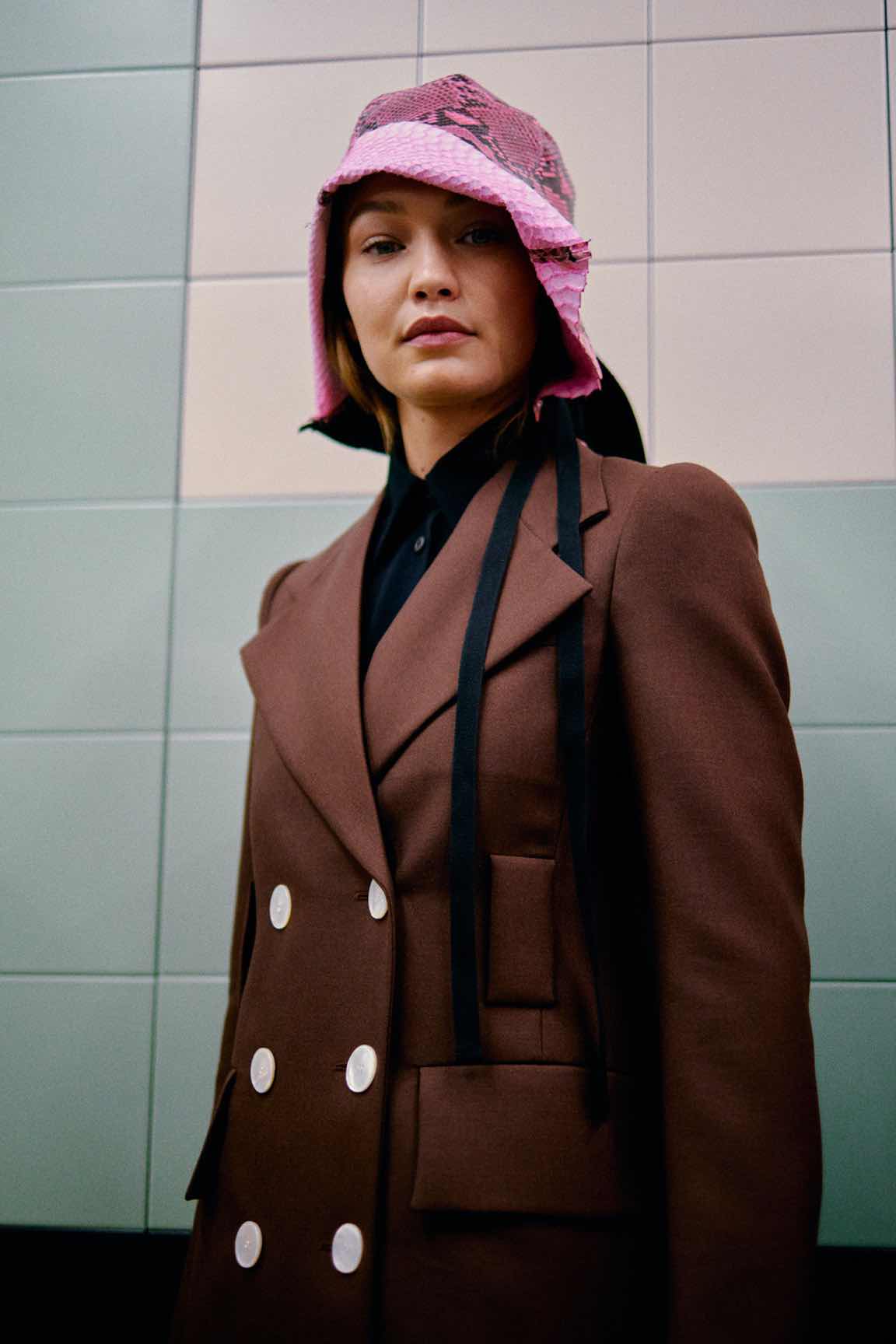 Prada SS20: Ο φακός της Vogue στα παρασκήνια του σόου-10