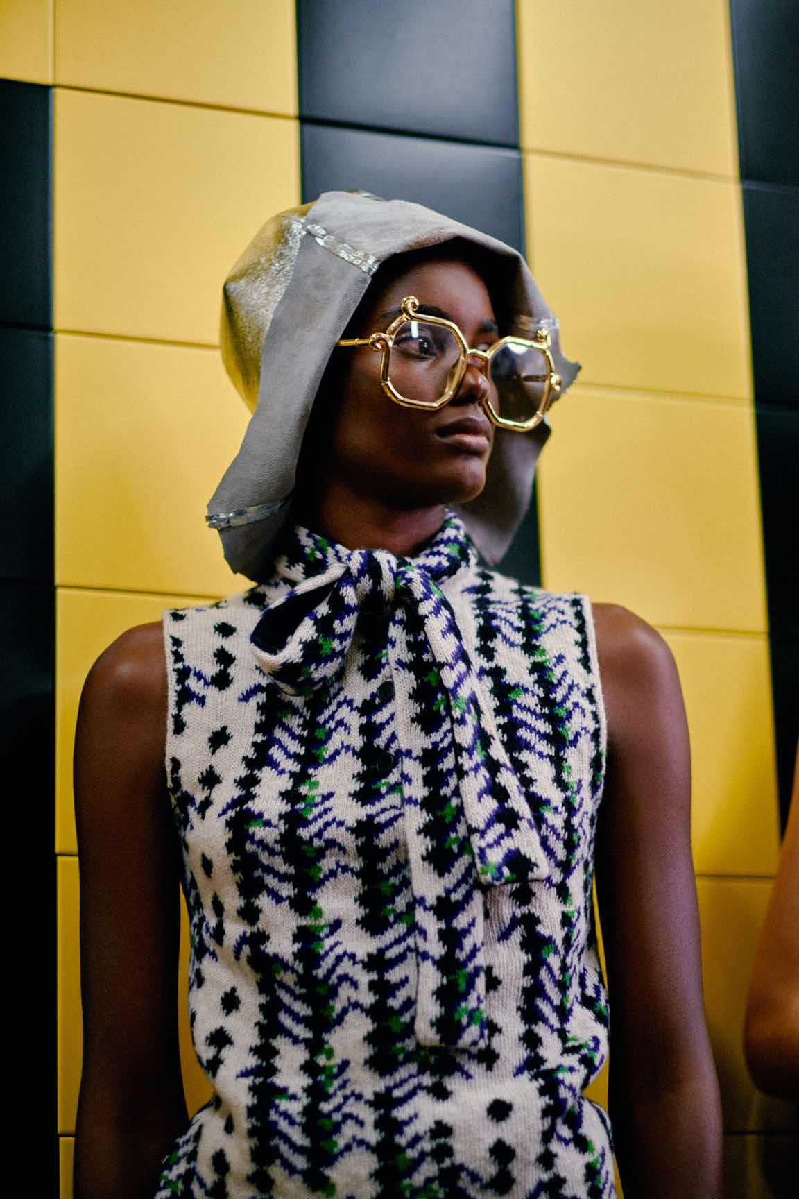 Prada SS20: Ο φακός της Vogue στα παρασκήνια του σόου-12