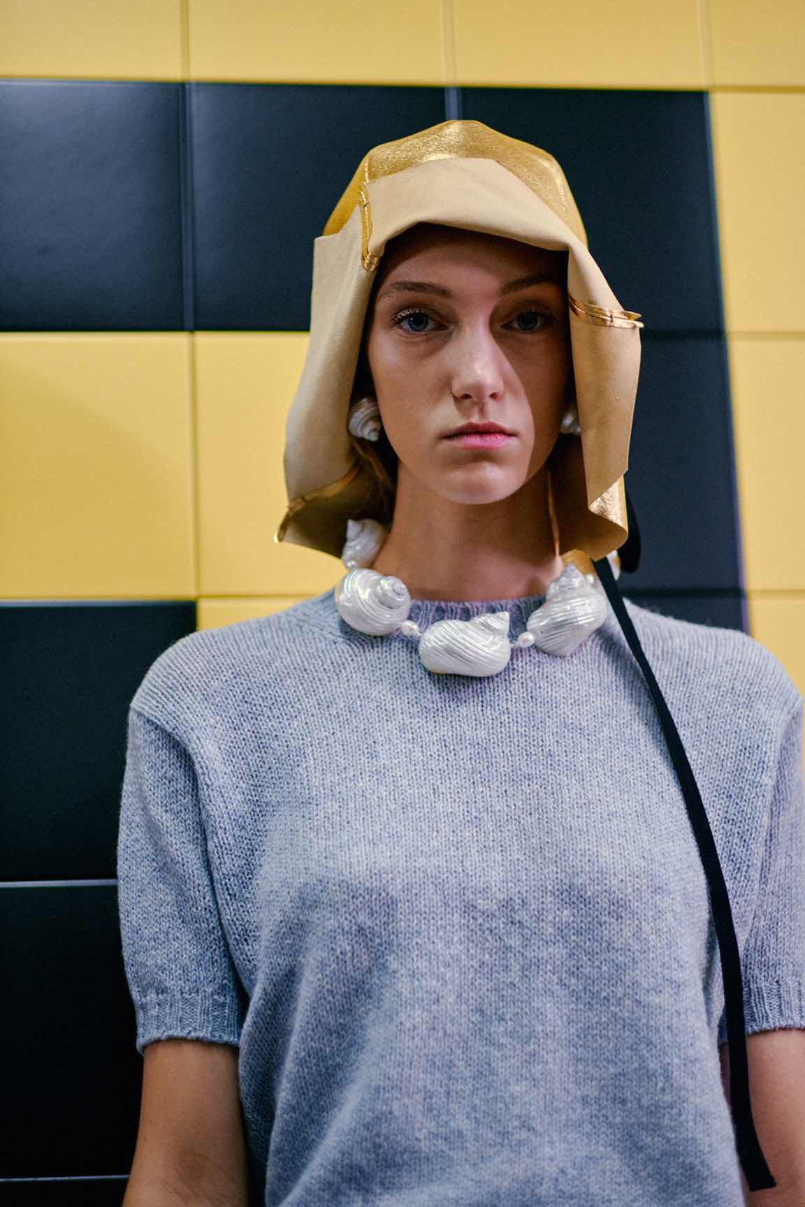 Prada SS20: Ο φακός της Vogue στα παρασκήνια του σόου-11