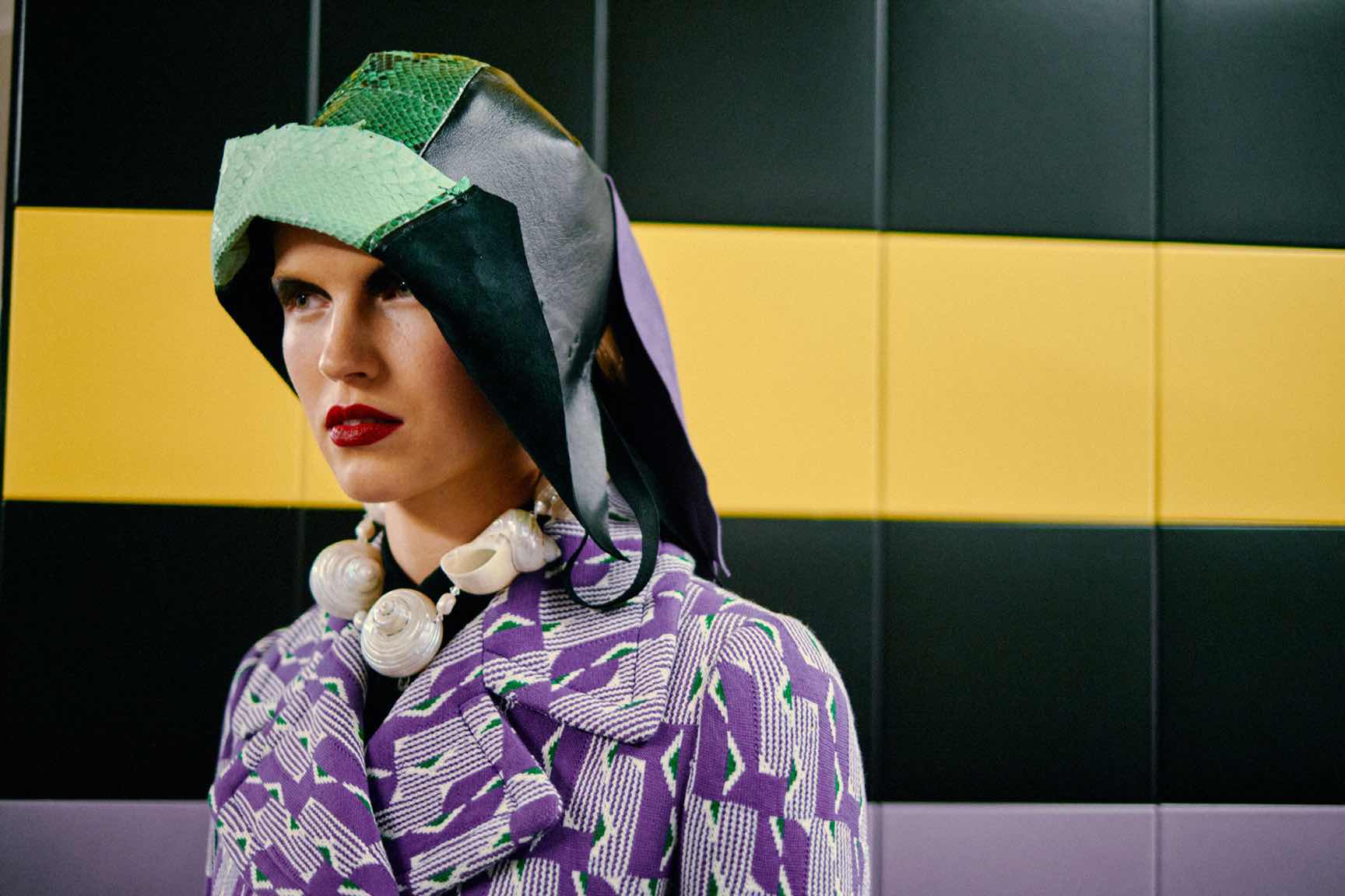 Prada SS20: Ο φακός της Vogue στα παρασκήνια του σόου-26