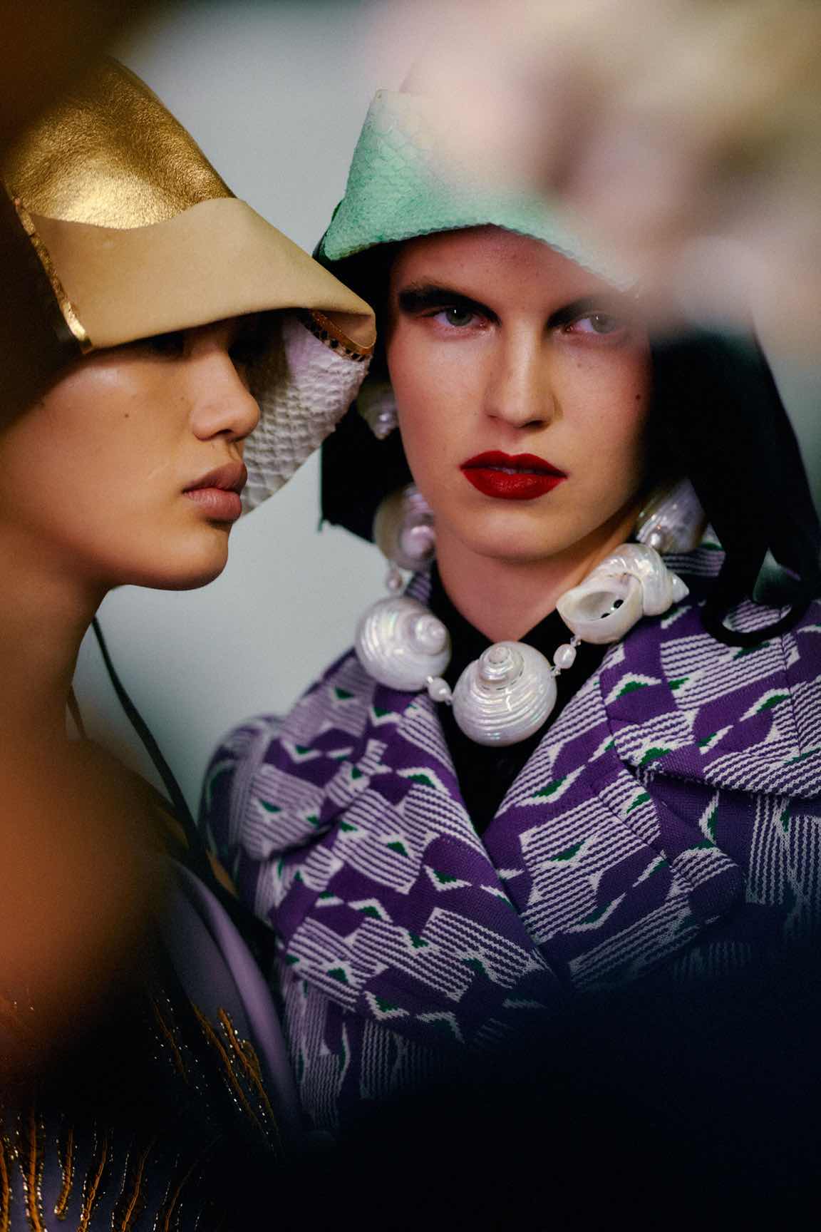 Prada SS20: Ο φακός της Vogue στα παρασκήνια του σόου-23