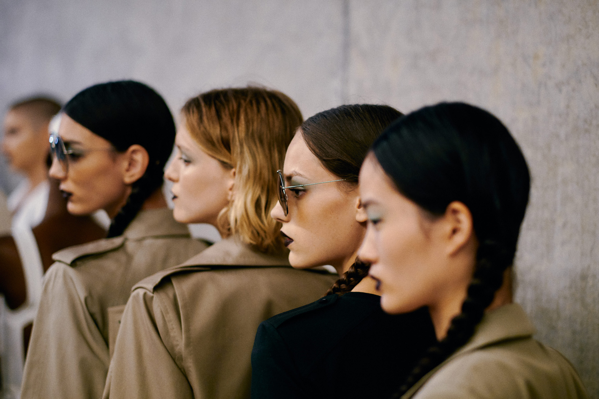 Max Mara: Μονοχρωμίες και 90s αναφορές-10