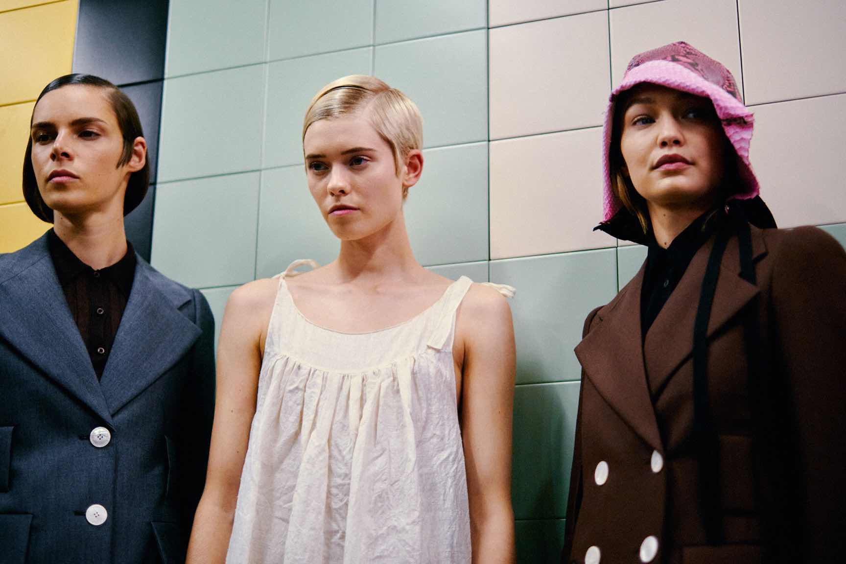 Prada SS20: Ο φακός της Vogue στα παρασκήνια του σόου-33