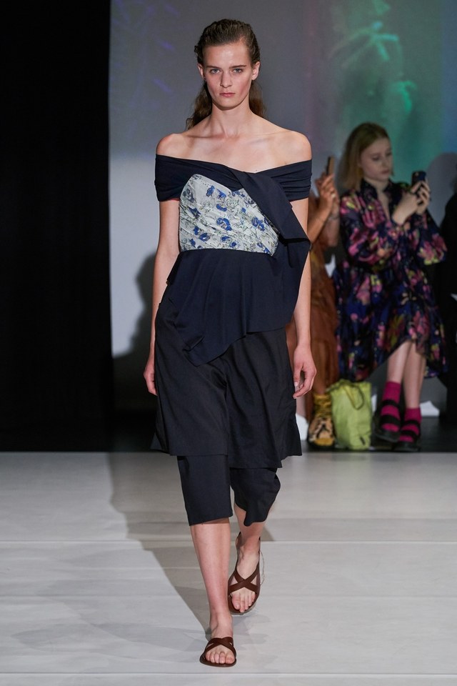 Chalayan Spring/Summer 2020 #SuzyLFW Chalayan: Studying The Post-Colonial Body-2