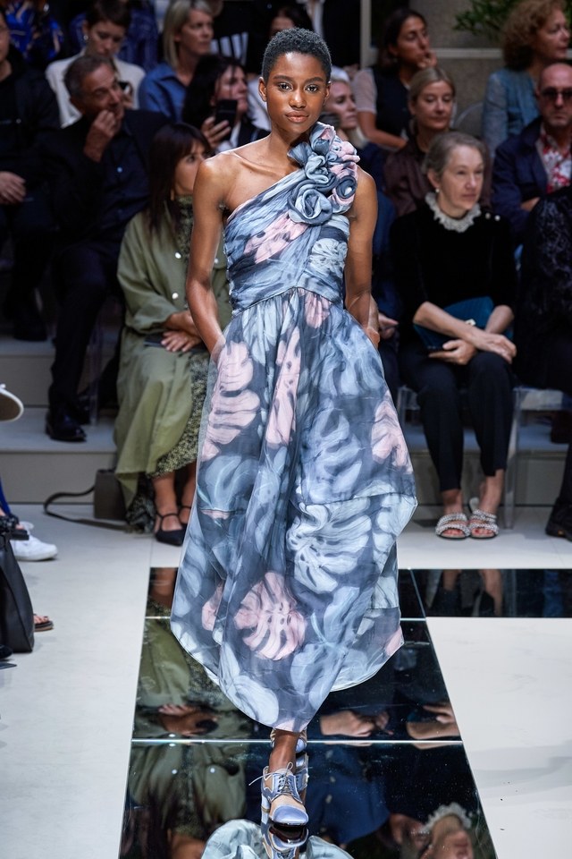 Giorgio Armani Spring/Summer 2020. #SuzyMFW Armani: The Extraordinary Fragility Of Planet Earth-4