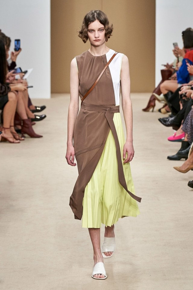 Tod's spring/summer 2020. #SuzyMFW Tod’s And Bottega Veneta: Focusing On Accessories v. Clothes-7