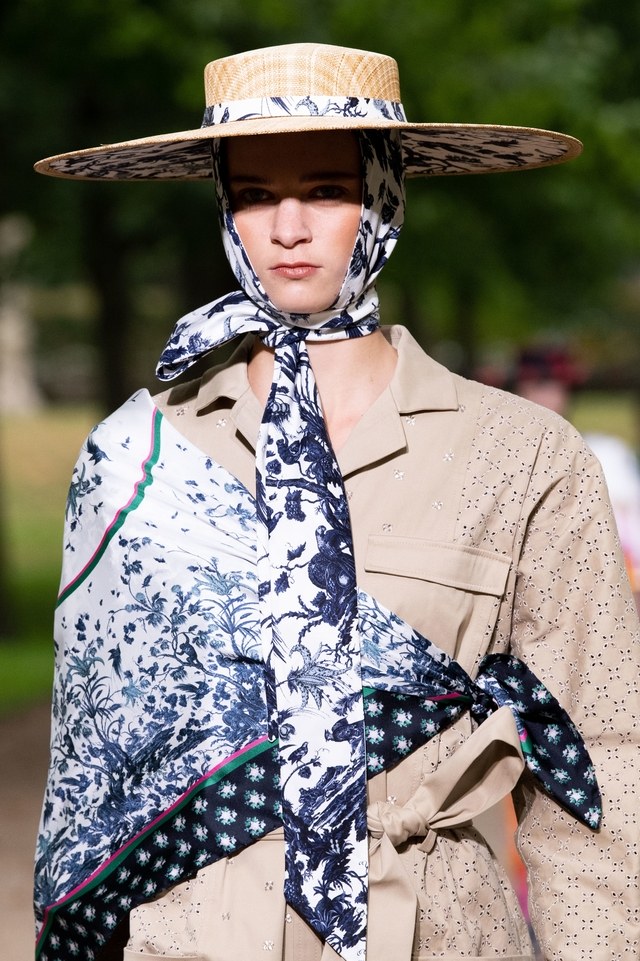Erdem spring/summer 2020 #SuzyLFW: Erdem Plays Homage To A Romantic Revolutionary-2