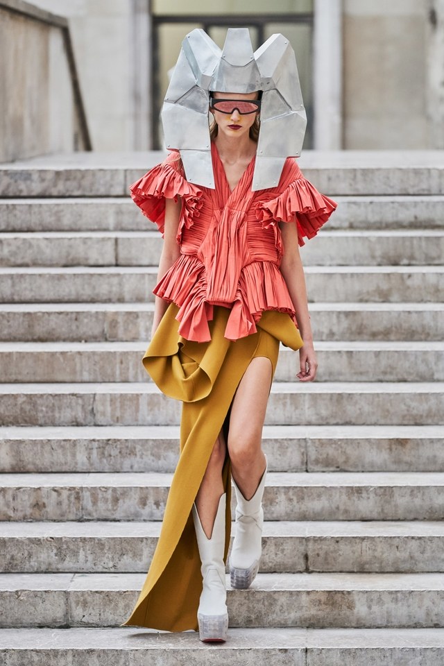 Rick Owens spring/summer 2020. #SuzyPFW: Loewe And Rick Owens Finding Inspirations From Their Pasts-10