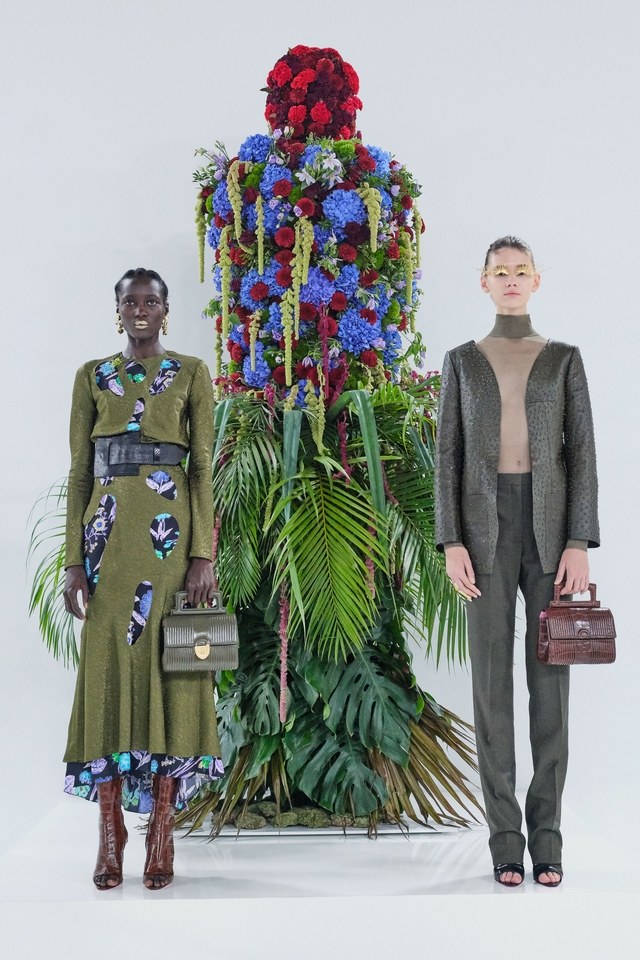 Schiaparelli, Spring/Summer 2020 The Ultimate Message From Paris: Let There Be Light-3