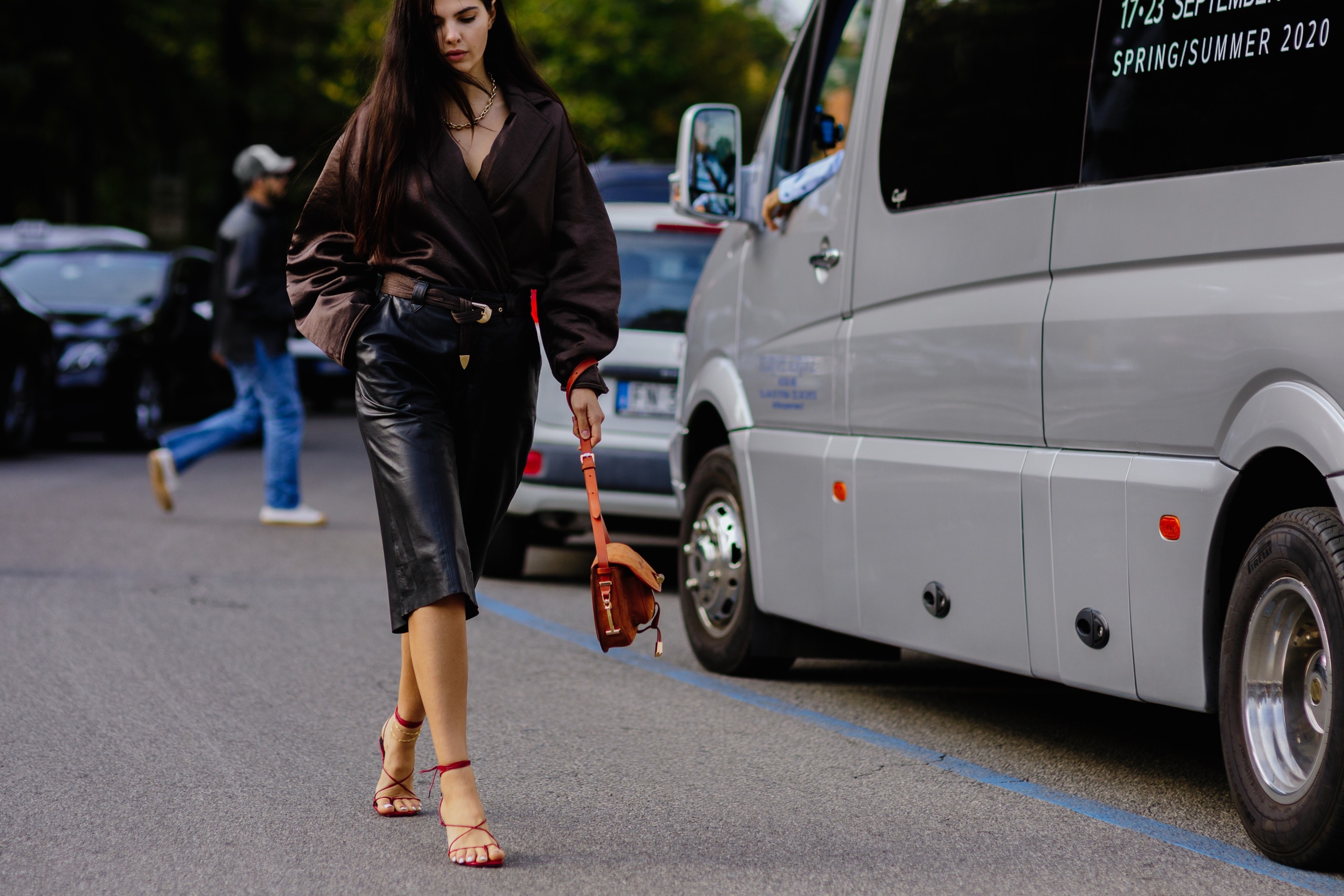 Be bold Style Tricks: Πώς να συνδυάσετε καφέ με μαύρο αυτή τη σεζόν-5