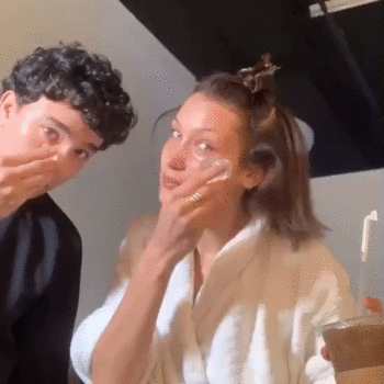 το-ice-facial-της-bella-hadid-116753