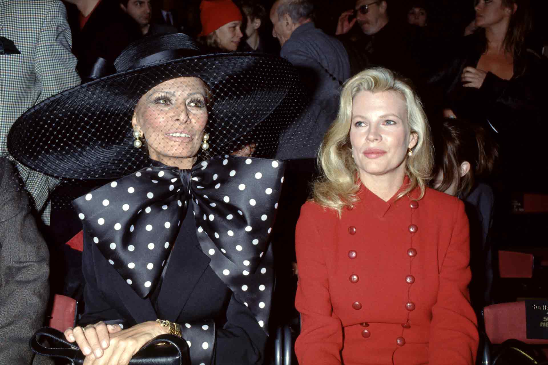 Η Sophia Loren και η Kim Basinger στην παρουσίαση του Robert Altman Pret-A-Porter, το 1994. Αυτά είναι τα πιο εμβληματικά front rows όλων των εποχών-16