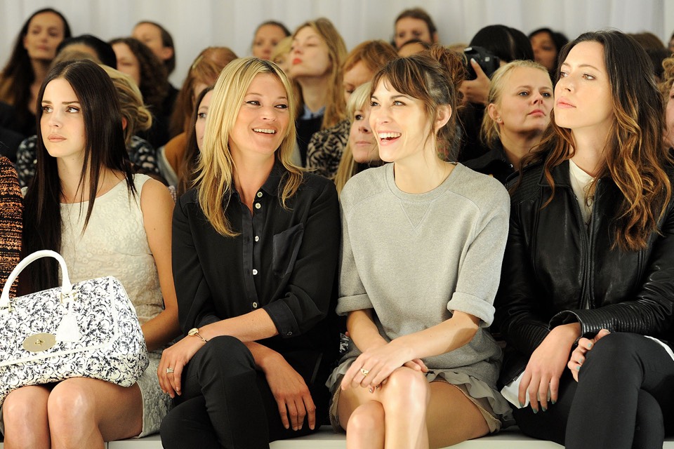 Η Lana Del Rey, η Kate Moss, η Alexa Chung και η Rebecca Hall στο σόου του Mulberry ready-to-wear spring/summer 2013. Αυτά είναι τα πιο εμβληματικά front rows όλων των εποχών-25