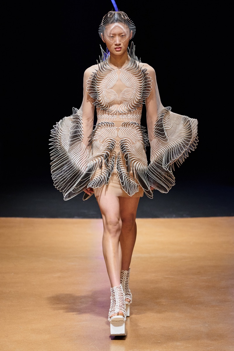 Spring/Summer 2020 Couture / Iris Van Herpen-13