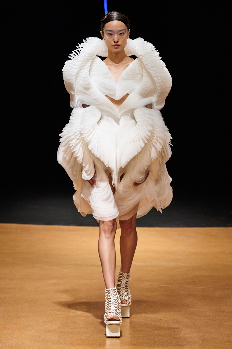 Spring/Summer 2020 Couture / Iris Van Herpen-19