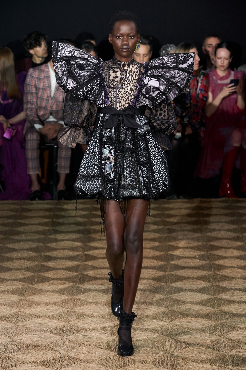 Spring/Summer 2020 Couture / Viktro&Rolf-19