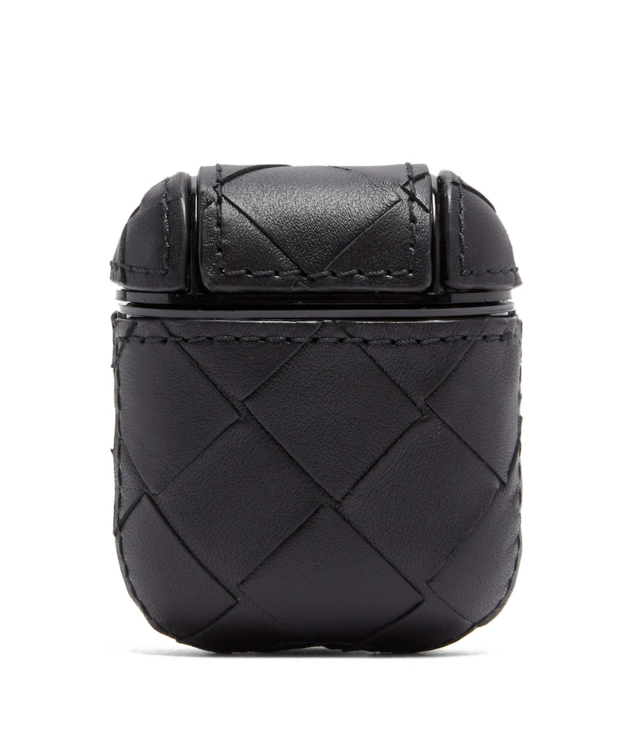 Courtesy of matchesfashion.com Designer Airpods Case: Το πολυτελές αξεσουάρ για τους λάτρεις της μόδας και της μουσικής-4