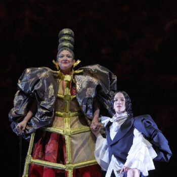 at-the-vienna-opera-a-female-composer-transgender-story-and-costumes-by-comme-122031