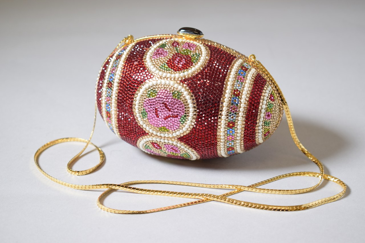 Η τσάντα 'Faberge Egg', Judith Leiber. Μια έκθεση αφιερωμένη στις τσάντες-3