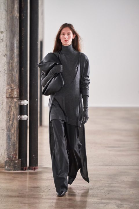Autumn/Winter 2020 Ready-To-Wear/ The Row-13