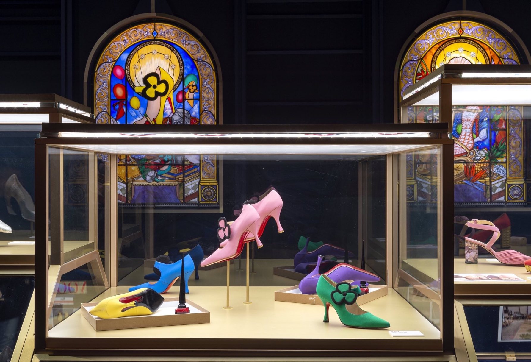Έκθεση του Christian Louboutin στο Palais de la Porte Dorée-1