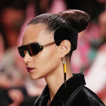 fendi-beauty-o-νέος-τρόπος-να-φορέσετε-τη-στέκα-137426