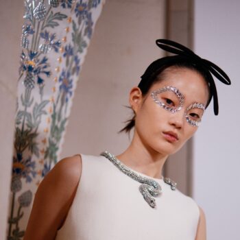 ο-giambattista-valli-δημιούργησε-τα-ωραιότερα-beauty-looks-στο-π-137899