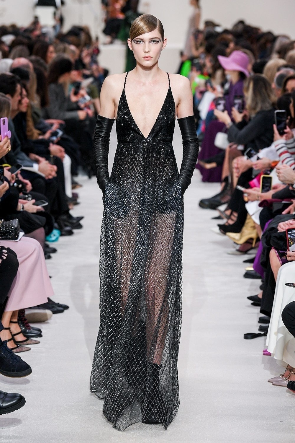 Valentino AW20: Δημιουργίες έτοιμες να κατακτήσουν το κόκκινο χαλί-2