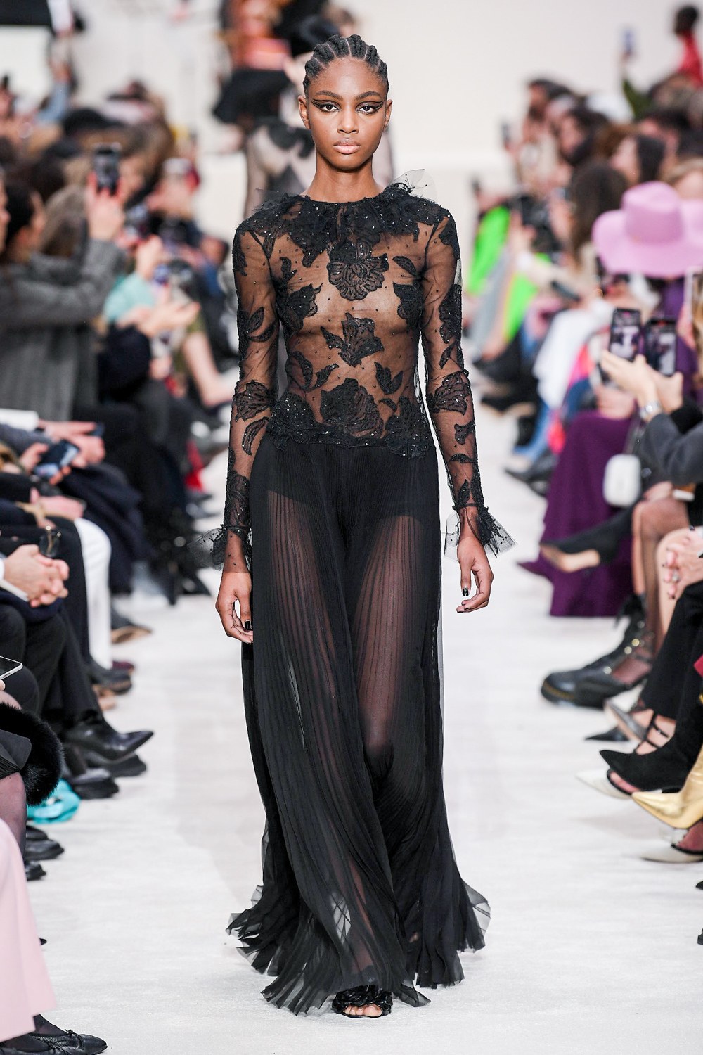 Valentino AW20: Δημιουργίες έτοιμες να κατακτήσουν το κόκκινο χαλί-4