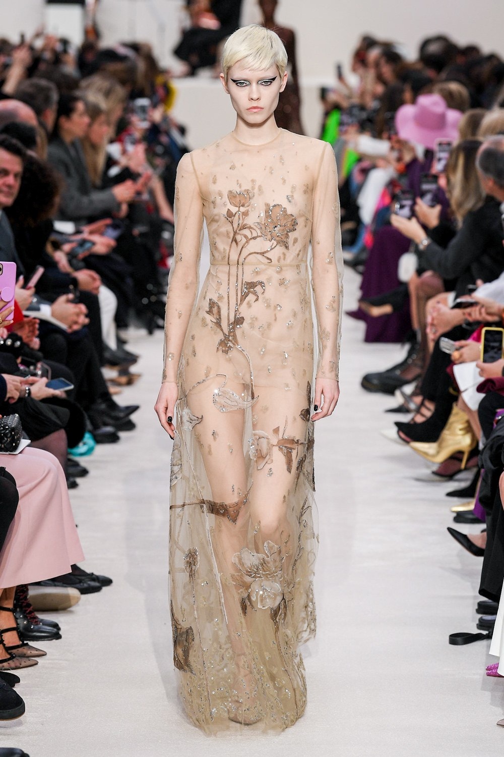 Valentino AW20: Δημιουργίες έτοιμες να κατακτήσουν το κόκκινο χαλί-3