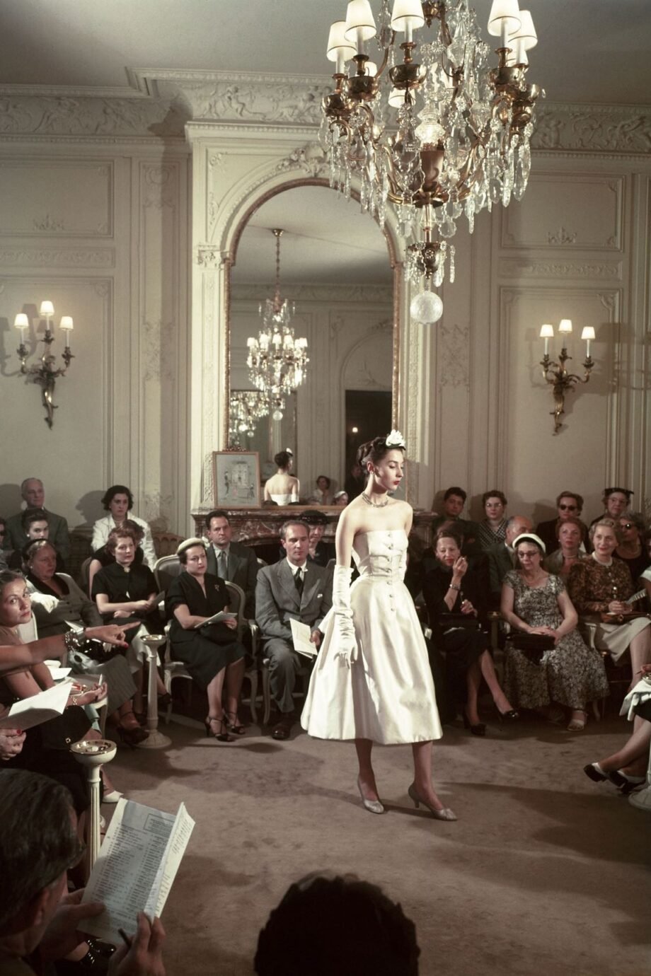 haute-couture-o-christian-dior-μιλά-για-την-ιστορική-συλλογή-141525