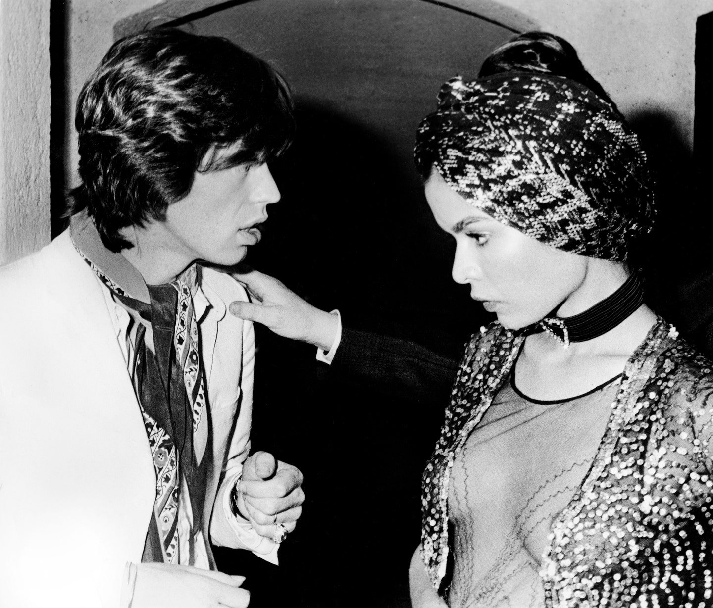 10 Î»ÏŒÎ³Î¿Î¹ Î³Î¹Î± Î½Î± Î³Î¯Î½ÎµÎ¹ Î· Bianca Jagger Î· ÏƒÏ„Ï…Î»Î¹ÏƒÏ„Î¹ÎºÎ® Î¼Î¿Ï ÏƒÎ± ÏƒÎ±Ï‚ | VOGUE.GR