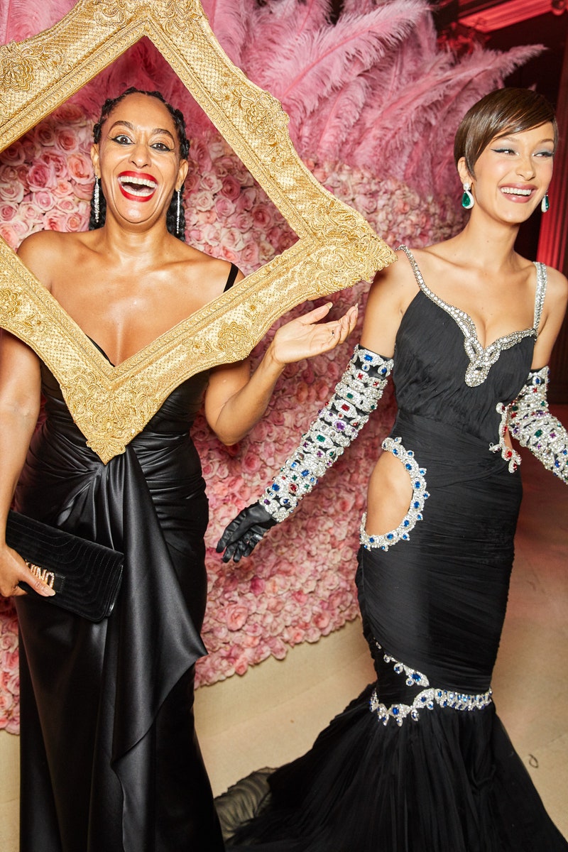 Tracee Ellis Ross and Bella Hadid 2019 30 εντυπωσιακά look που θα σας εμπνεύσουν να νικήσετε στο #MetGalaChallenge-10