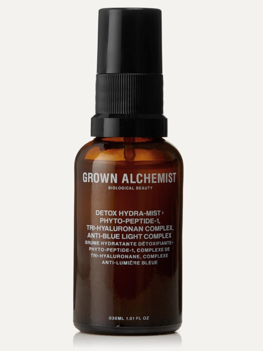 8 προϊόντα για να θωρακίσετε το δέρμα σας ενάντια στο μπλε φως-7