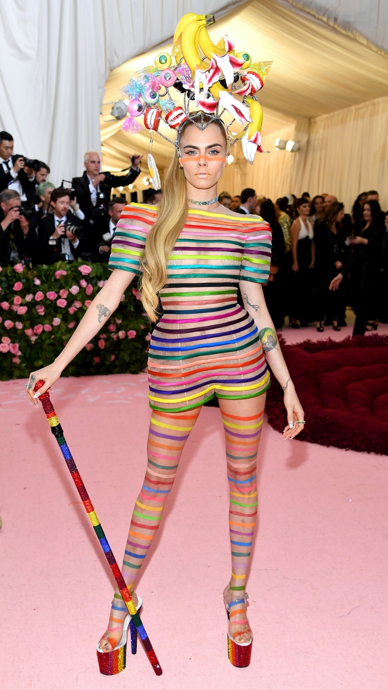 Cara Delevingne 2019 30 εντυπωσιακά look που θα σας εμπνεύσουν να νικήσετε στο #MetGalaChallenge-8