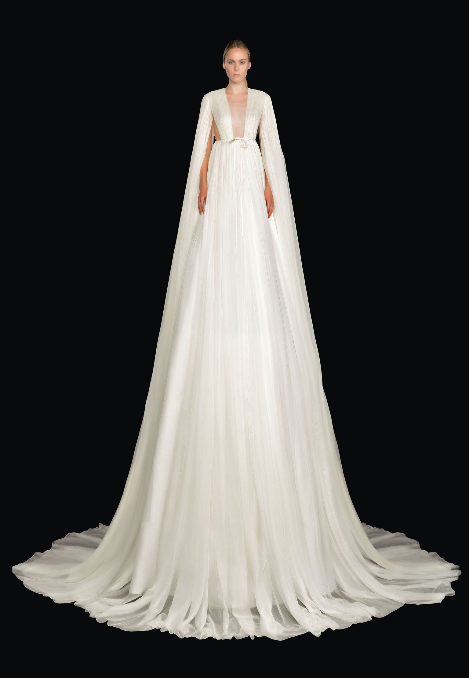 Autumn/Winter 2020 Couture/ Valentino-12